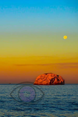La Luna al Amanecer / Moon at Sunrise